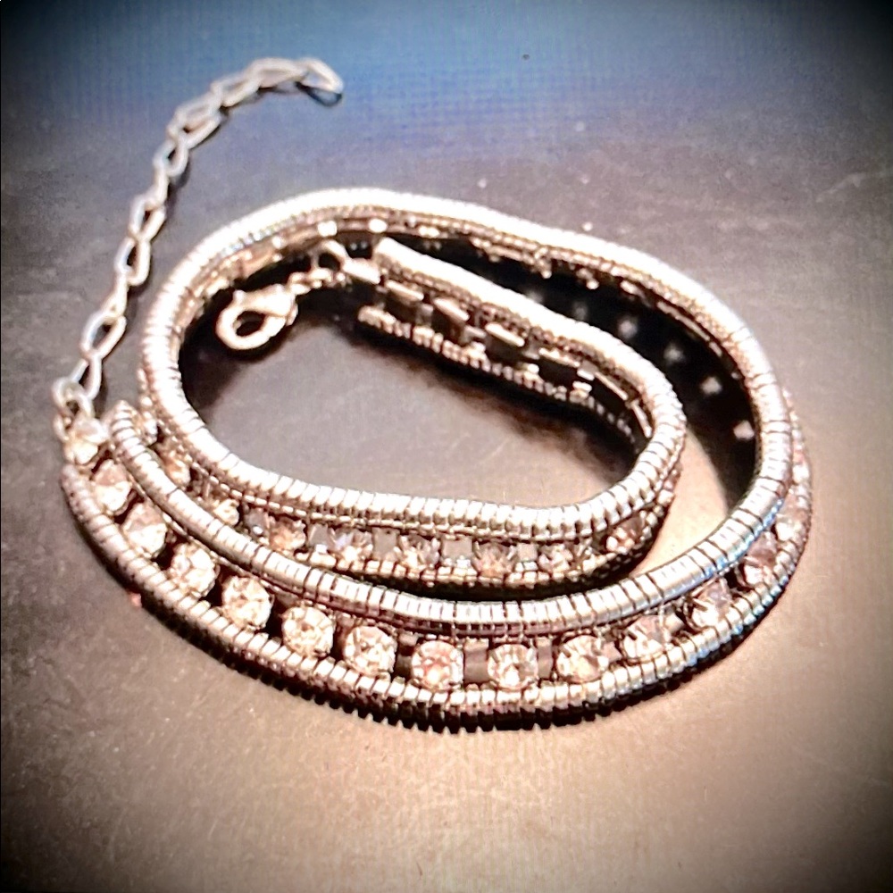 Silver necklace/choker🥰
